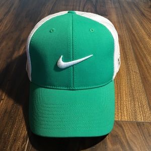 EUC Nike Golf Hat RZN